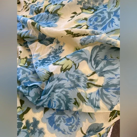 Blue Flowered Sarong/Pareo - Picture 2 of 7